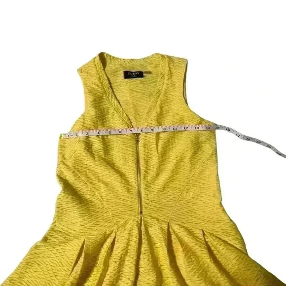 GUESS Women’s size 6 Sunny Yellow V-Neck Pleated A-Line Dress, gold zip front - Picture 10 of 13